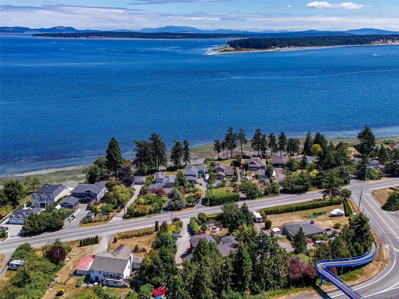 8626 Lochside Dr, North Saanich, BC