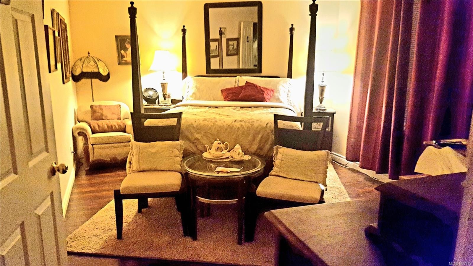 8626 Lochside Dr, North Saanich, BC