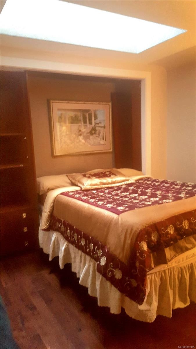 8626 Lochside Dr, North Saanich, BC