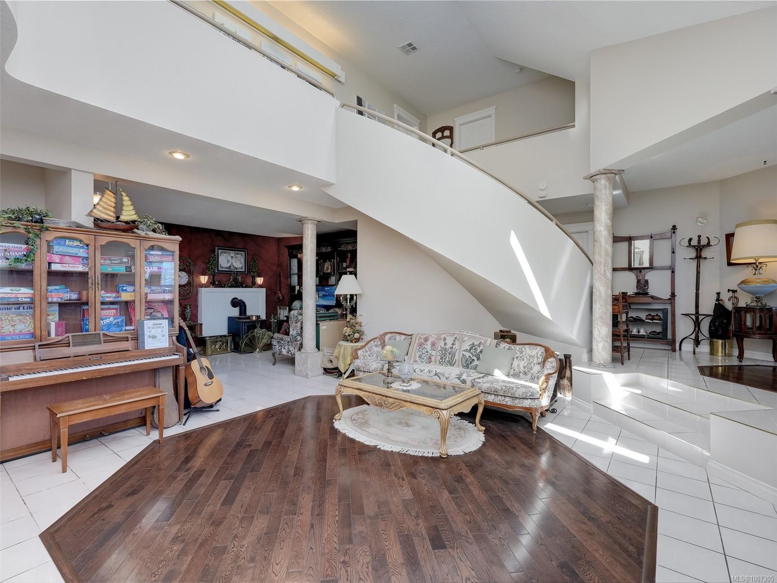 8626 Lochside Dr, North Saanich, BC