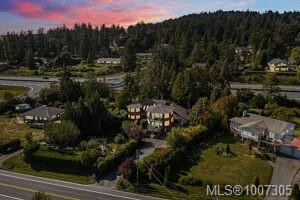 8626 Lochside Dr, North Saanich, BC