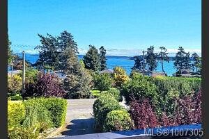 8626 Lochside Dr, North Saanich, BC