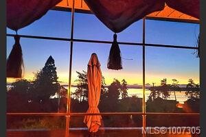 8626 Lochside Dr, North Saanich, BC