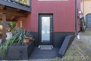 8626 Lochside Dr, North Saanich, BC