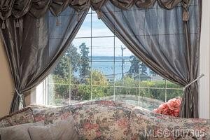8626 Lochside Dr, North Saanich, BC