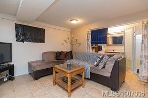 8626 Lochside Dr, North Saanich, BC