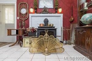 8626 Lochside Dr, North Saanich, BC