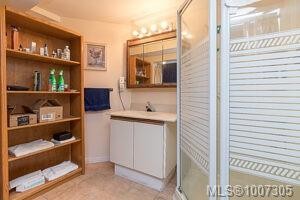 8626 Lochside Dr, North Saanich, BC