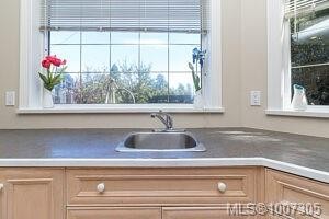 8626 Lochside Dr, North Saanich, BC