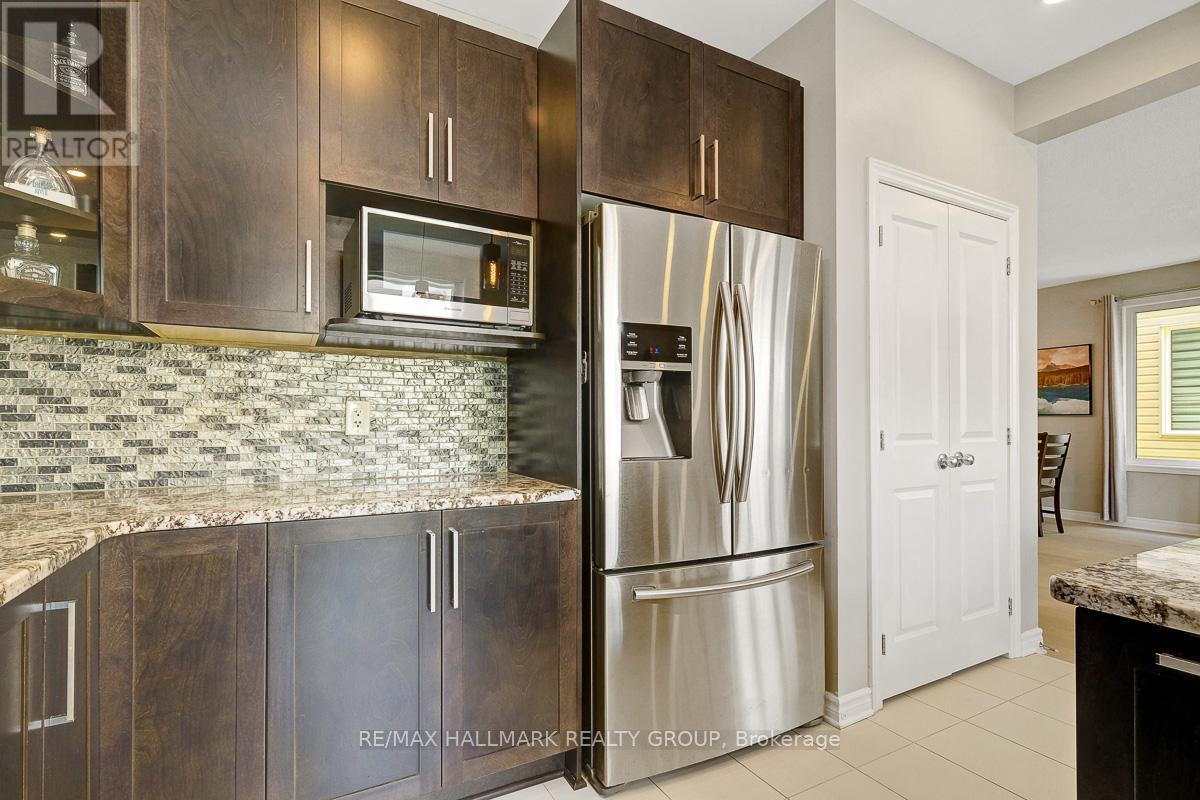78 Russet Terrace, Ottawa, ON - Indoor Photo Showing Kitchen With Stainless Steel Kitchen With Upgraded Kitchen
