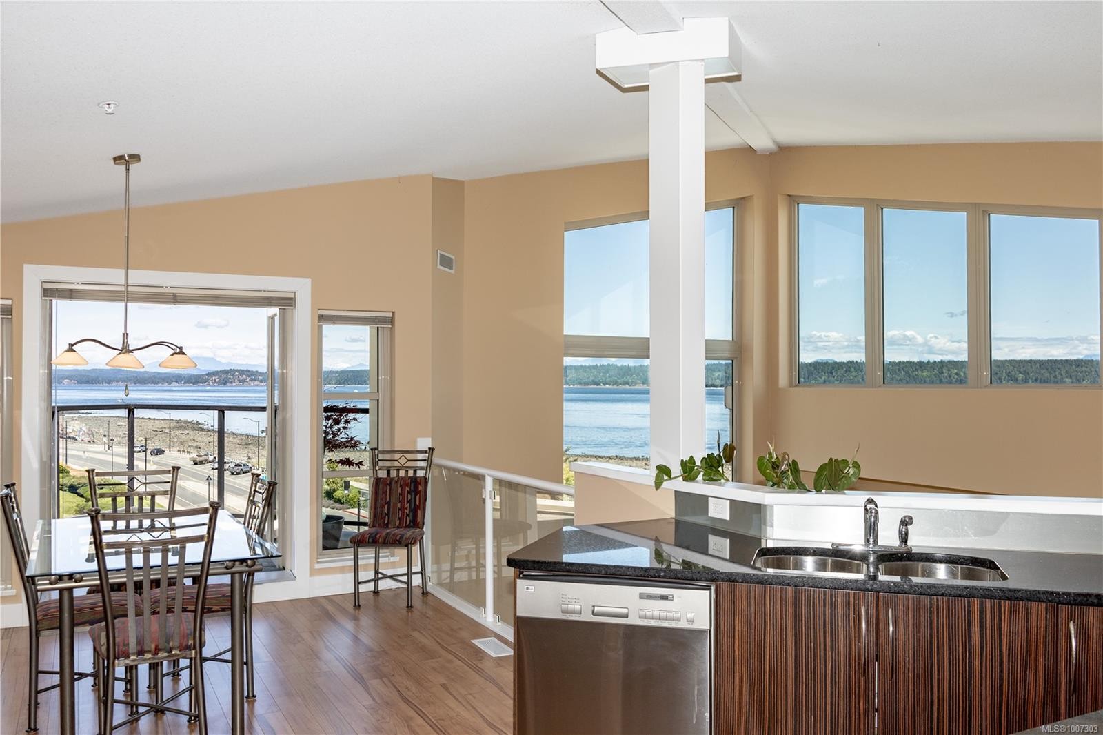 401-1392 Island Hwy South, Campbell River, BC - Indoor