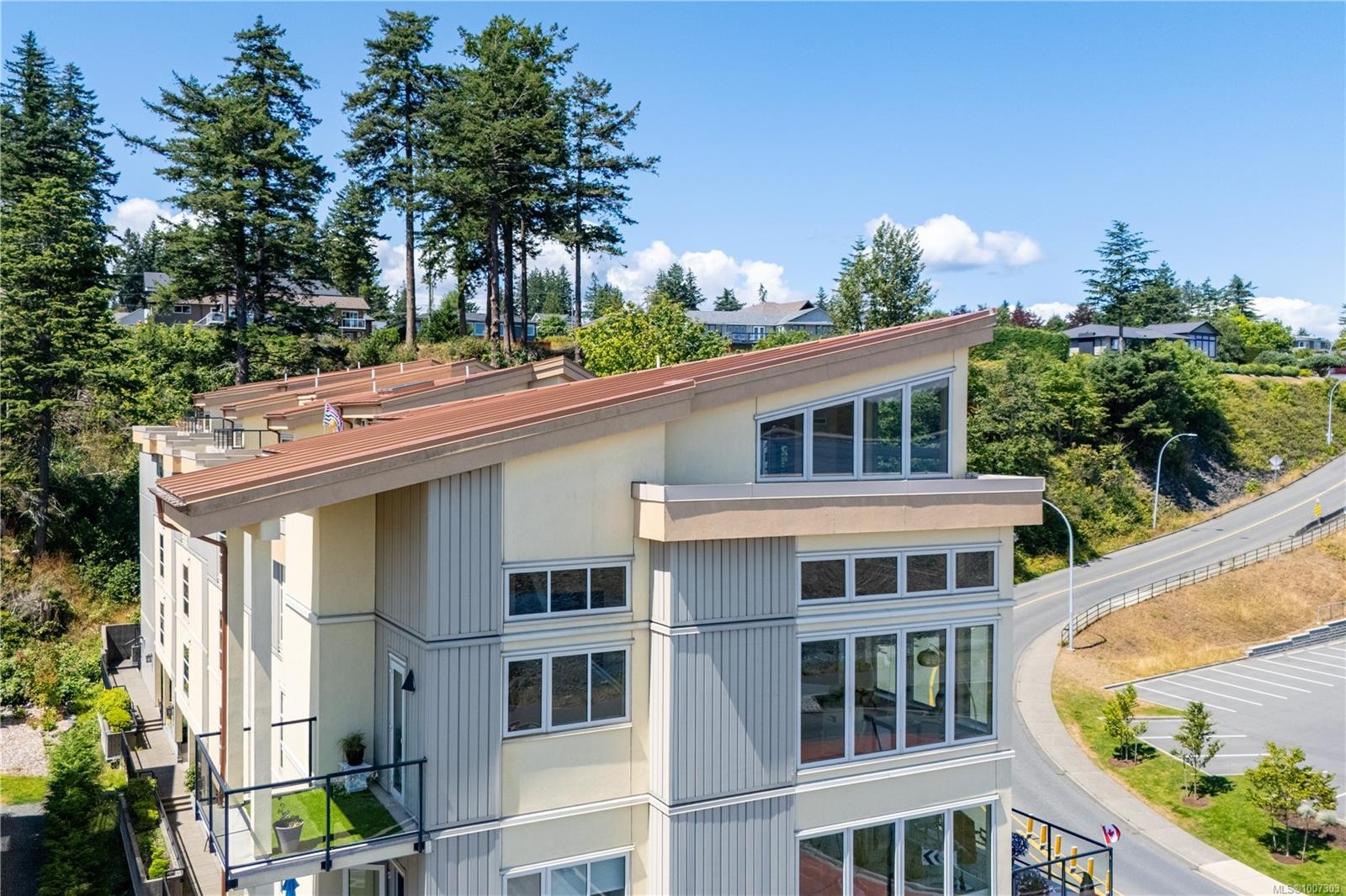 401-1392 Island Hwy South, Campbell River, BC - Outdoor