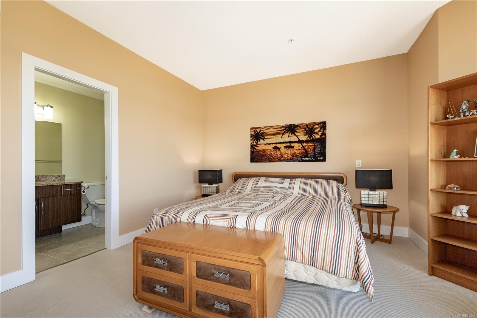 401-1392 Island Hwy South, Campbell River, BC - Indoor Photo Showing Bedroom