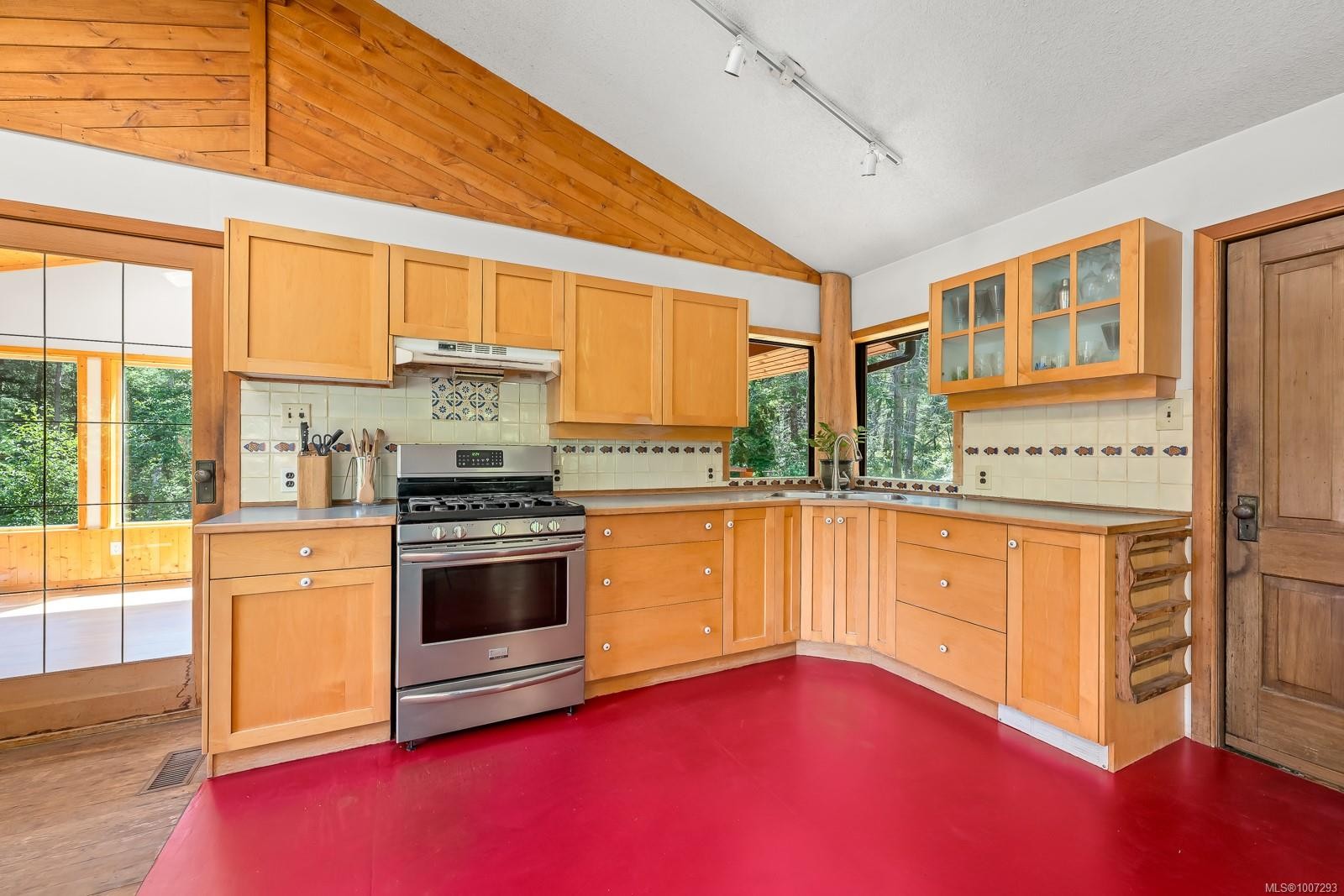 9900 Greenhill Rd, Denman Island, BC