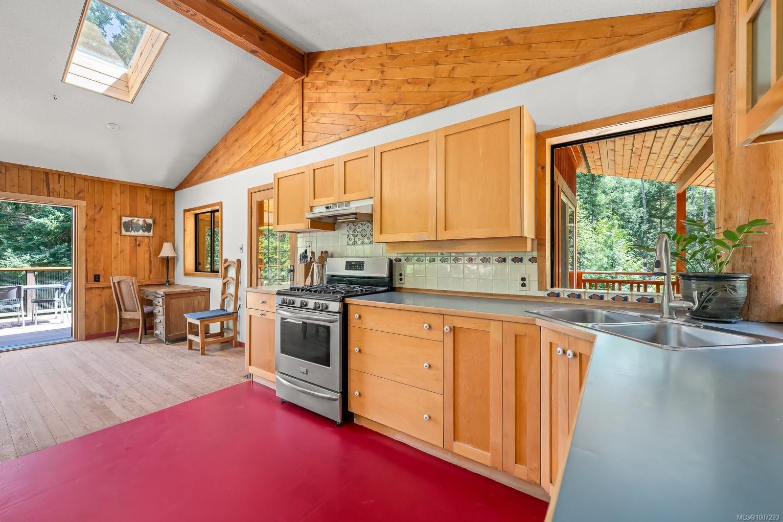 9900 Greenhill Rd, Denman Island, BC