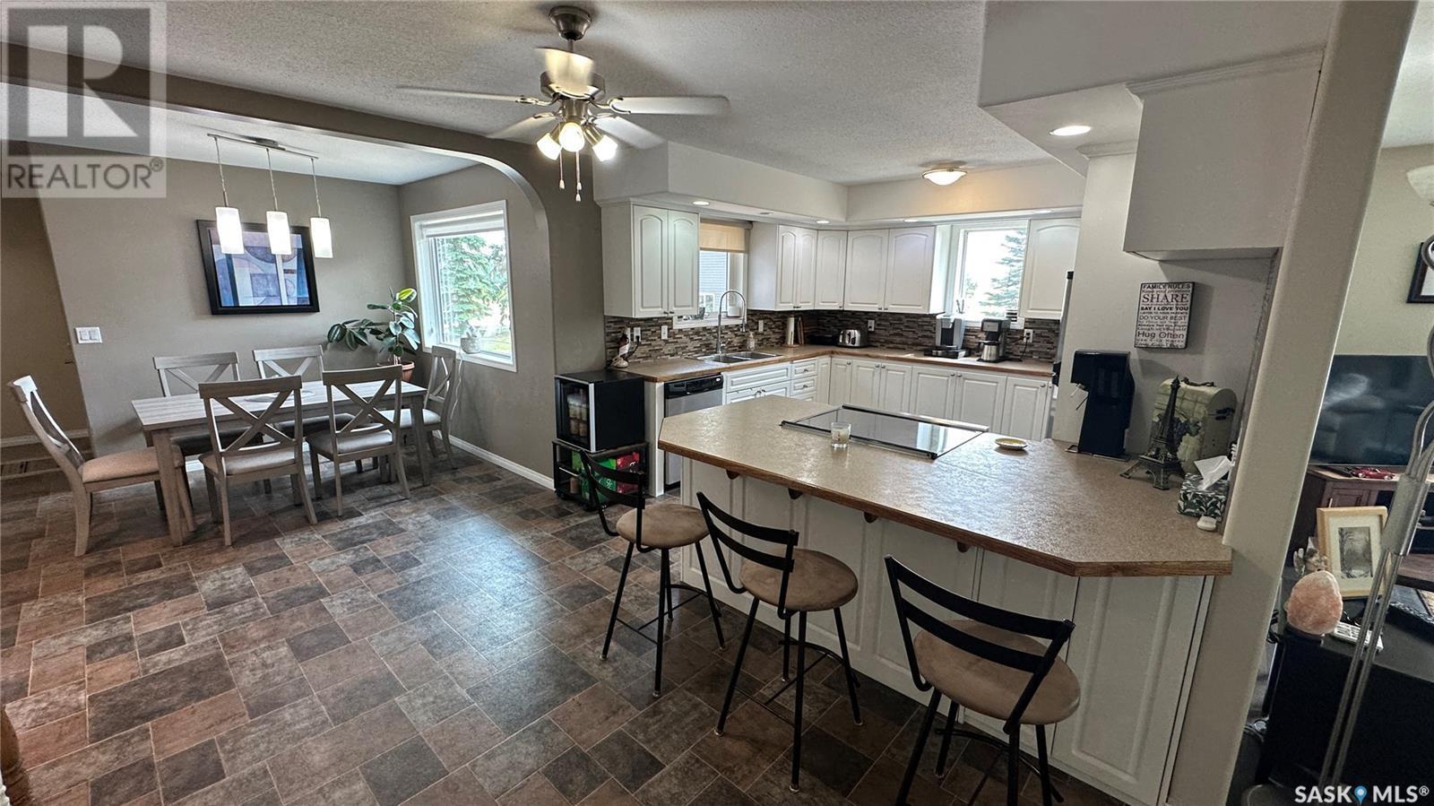 Melfort Acreage, Willow Creek Rm No. 458, SK - Indoor Photo Showing Dining Room
