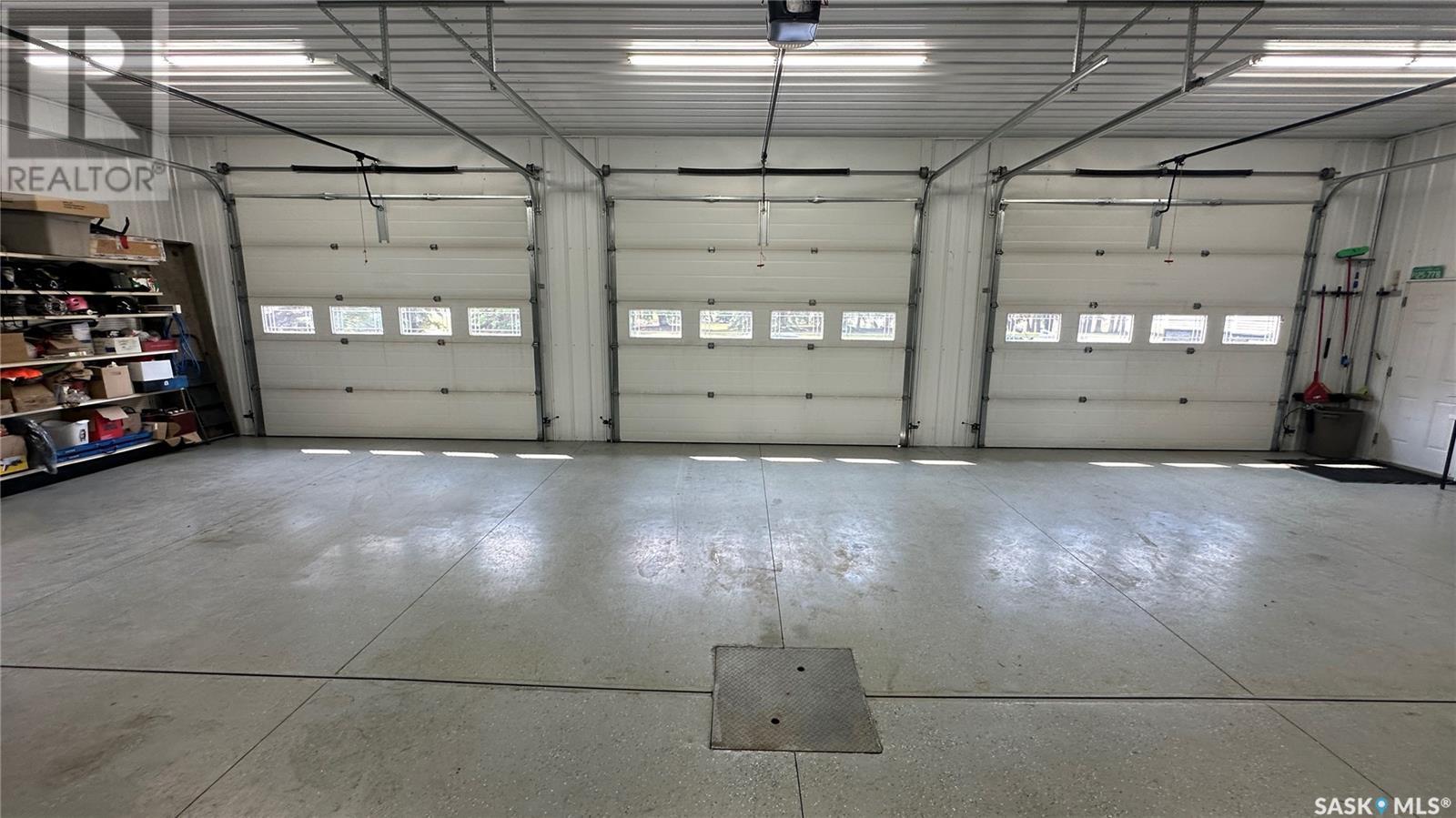 Melfort Acreage, Willow Creek Rm No. 458, SK - Indoor Photo Showing Garage