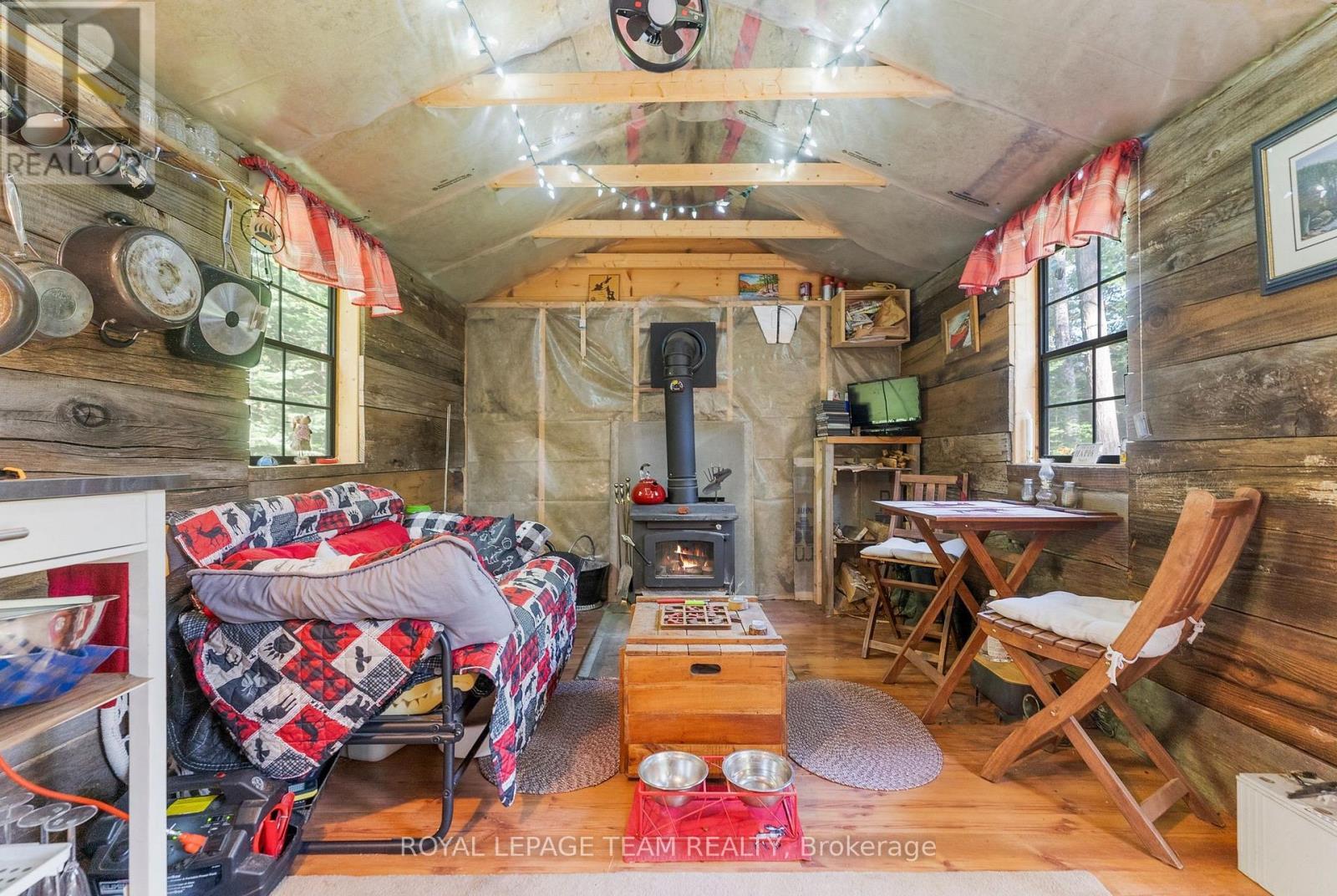 Woodstove - 00 Highway 41 Highway, Bonnechere Valley, ON