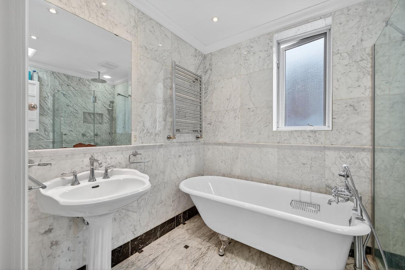 Salle de bains - 3844 Av. Marlowe, Montréal (Côte-Des-Neiges/Notre-Dame-De-Grâce), QC - Indoor Photo Showing Bathroom