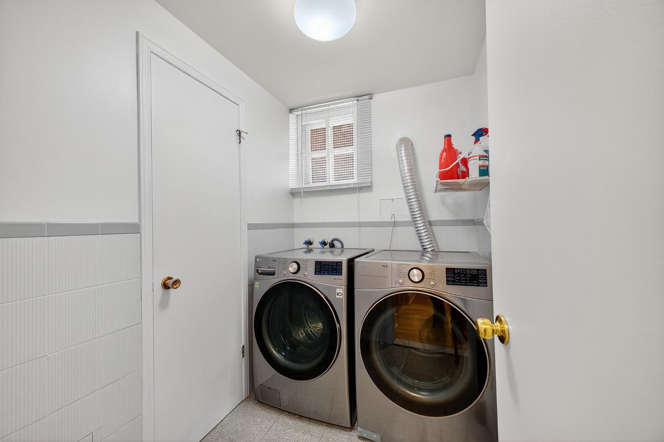 Salle de lavage - 3844 Av. Marlowe, Montréal (Côte-Des-Neiges/Notre-Dame-De-Grâce), QC - Indoor Photo Showing Laundry Room