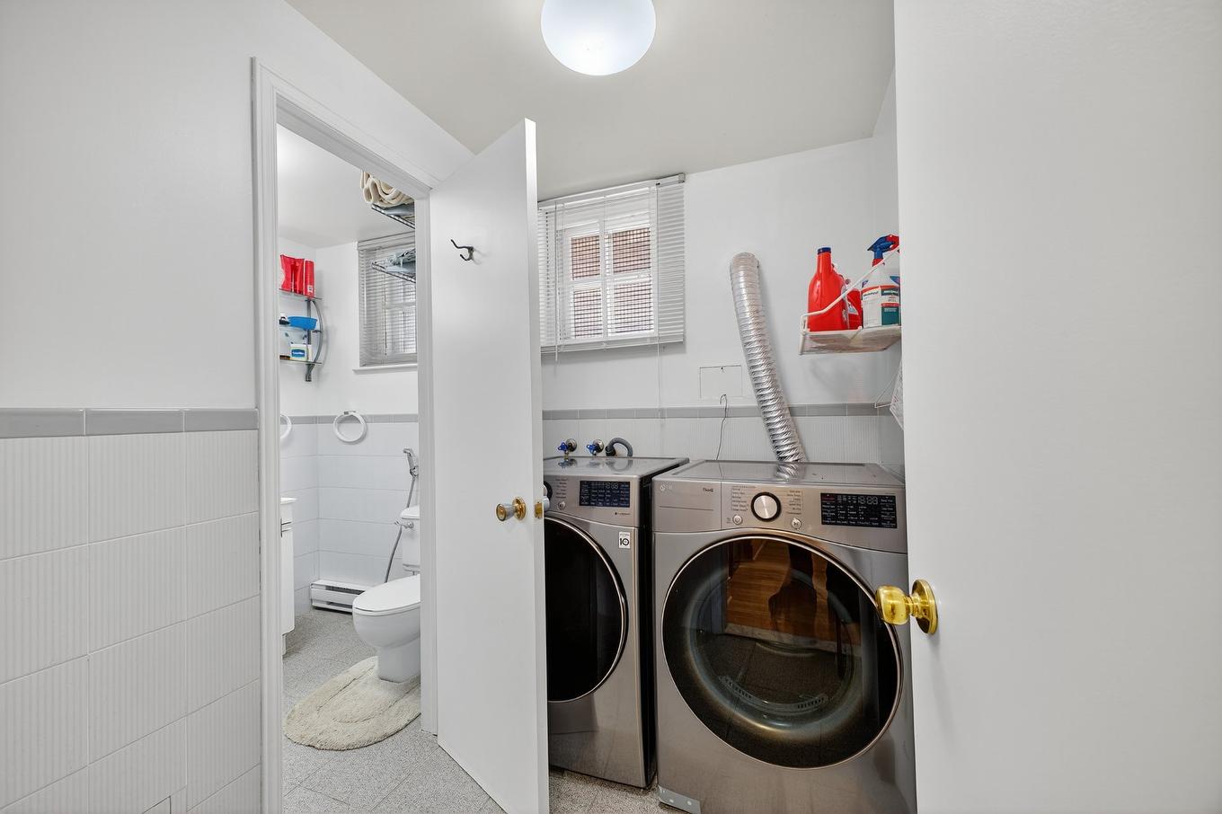 Salle d'eau - 3844 Av. Marlowe, Montréal (Côte-Des-Neiges/Notre-Dame-De-Grâce), QC - Indoor Photo Showing Laundry Room