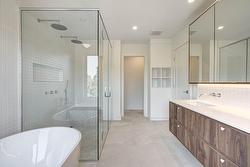 Ensuite bathroom -