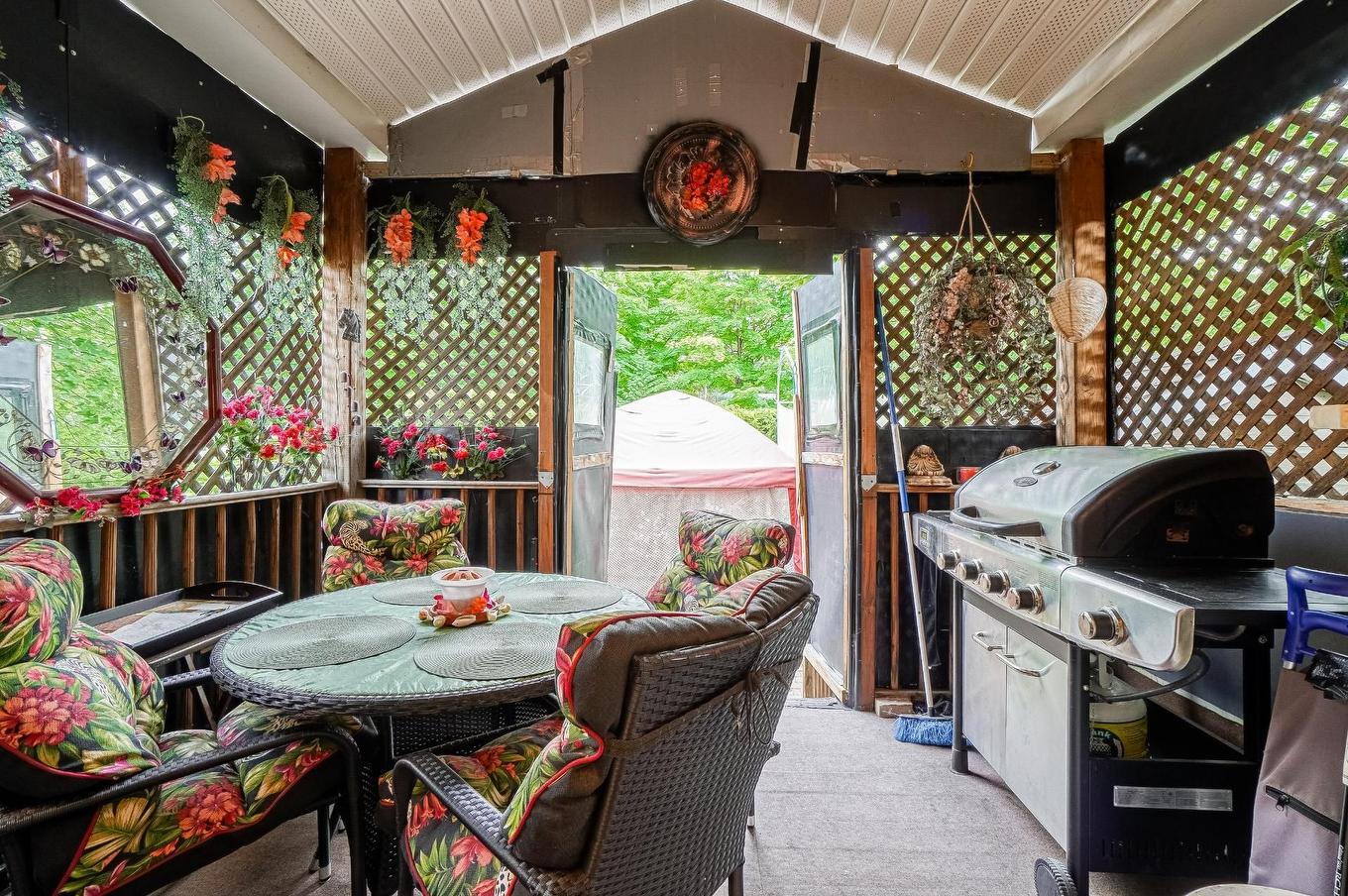 Patio - 33 Av. St-Denis, Saint-Sauveur, QC - Outdoor With Deck Patio Veranda With Exterior