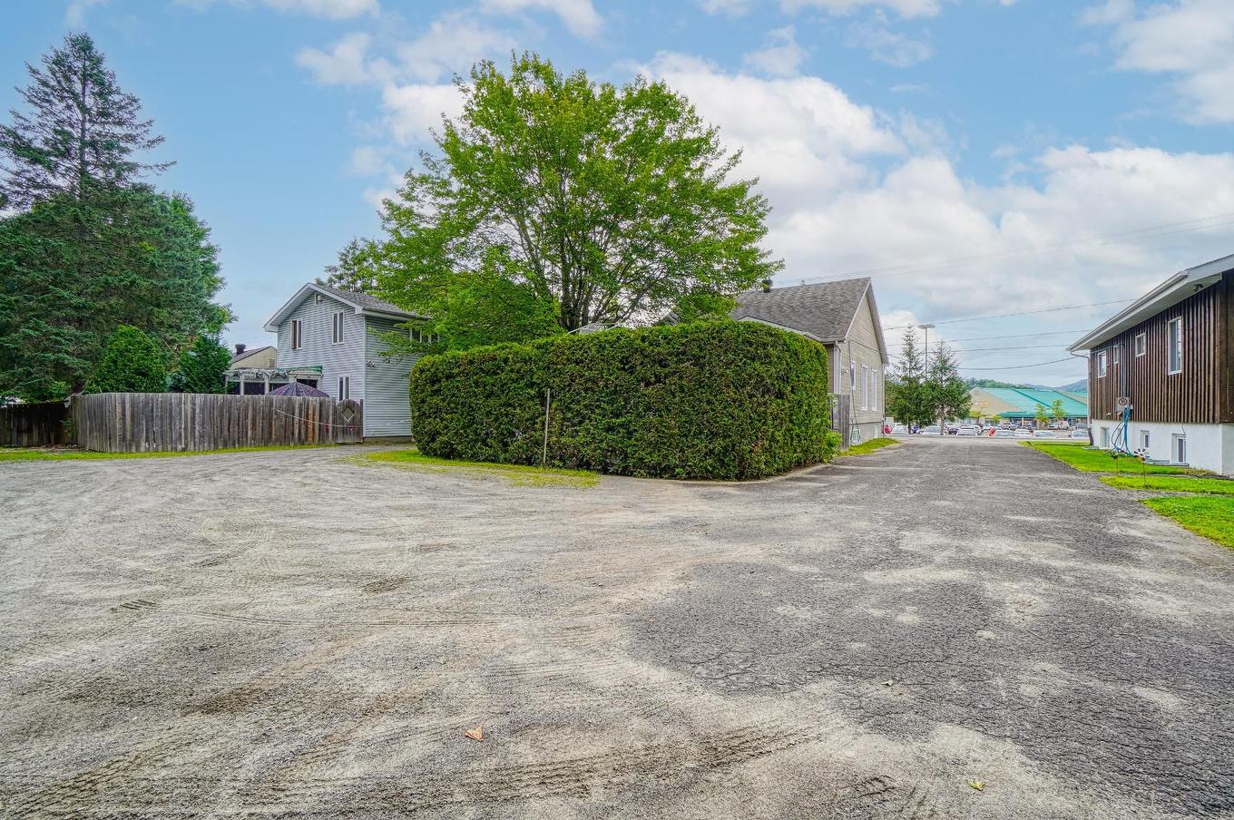 Exterior - 33 Av. St-Denis, Saint-Sauveur, QC - Outdoor