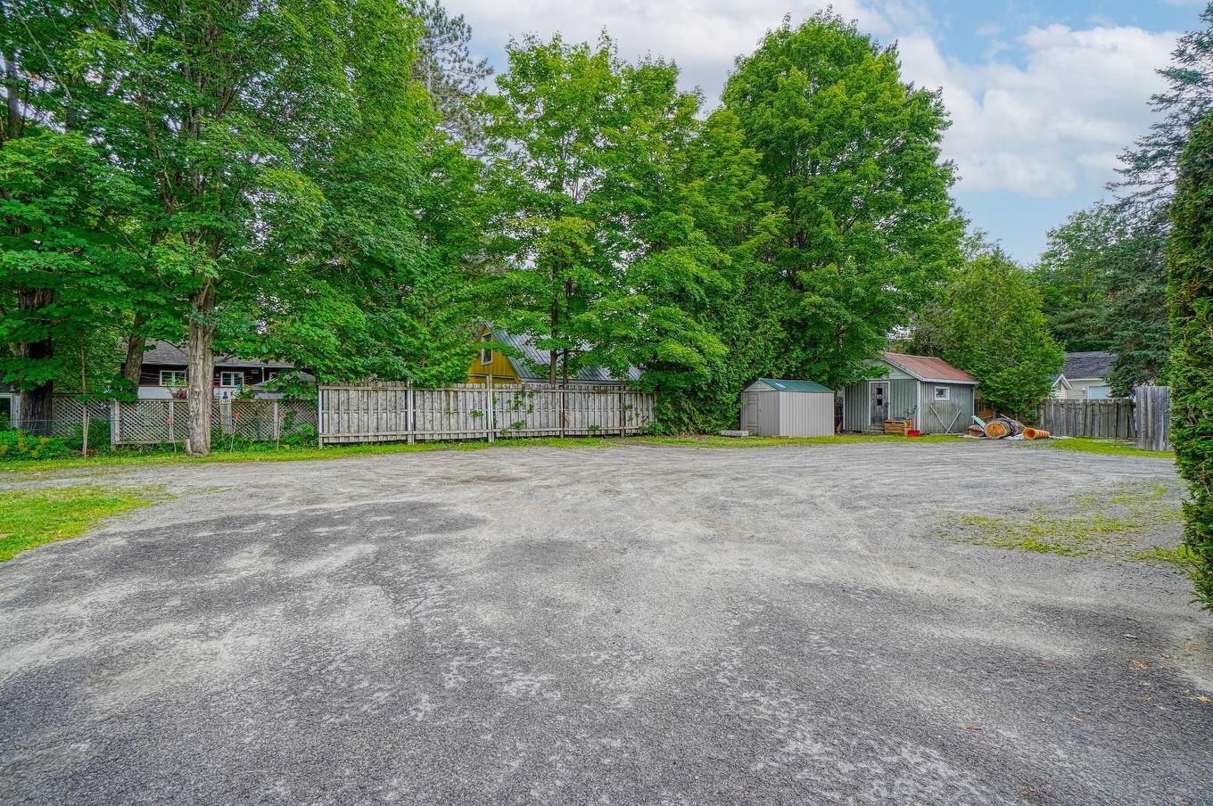 Exterior - 33 Av. St-Denis, Saint-Sauveur, QC - Outdoor