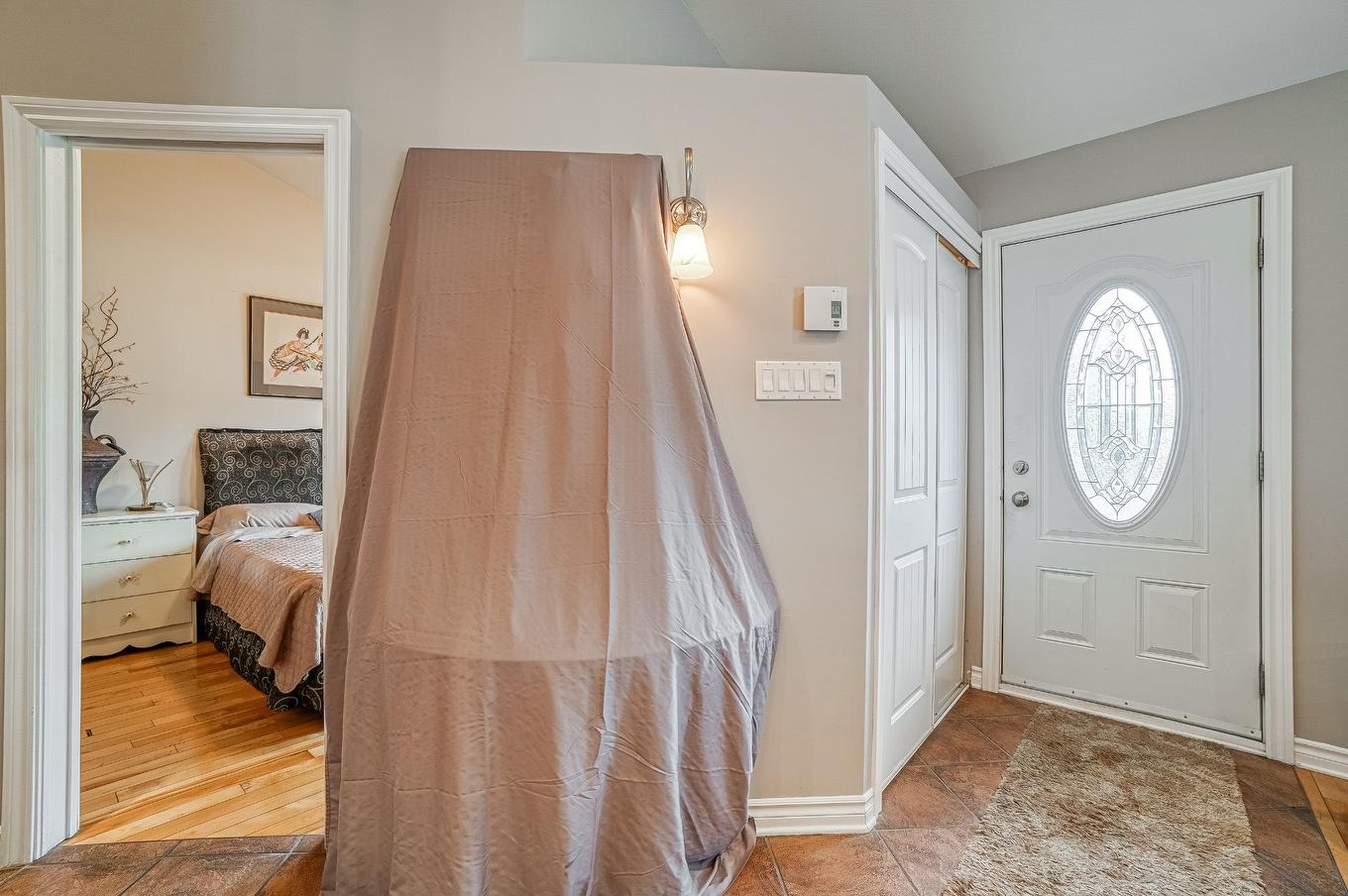 Hall - 33 Av. St-Denis, Saint-Sauveur, QC - Indoor Photo Showing Other Room