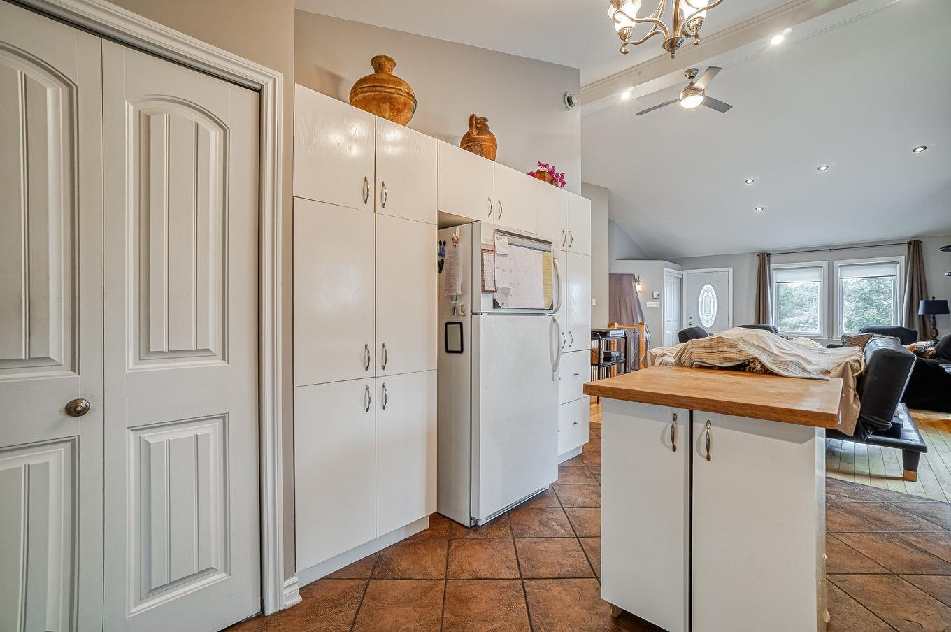 Kitchen - 33 Av. St-Denis, Saint-Sauveur, QC - Indoor Photo Showing Kitchen