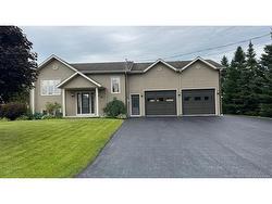 15 Banville Saint-Quentin, NB E8A 1A6