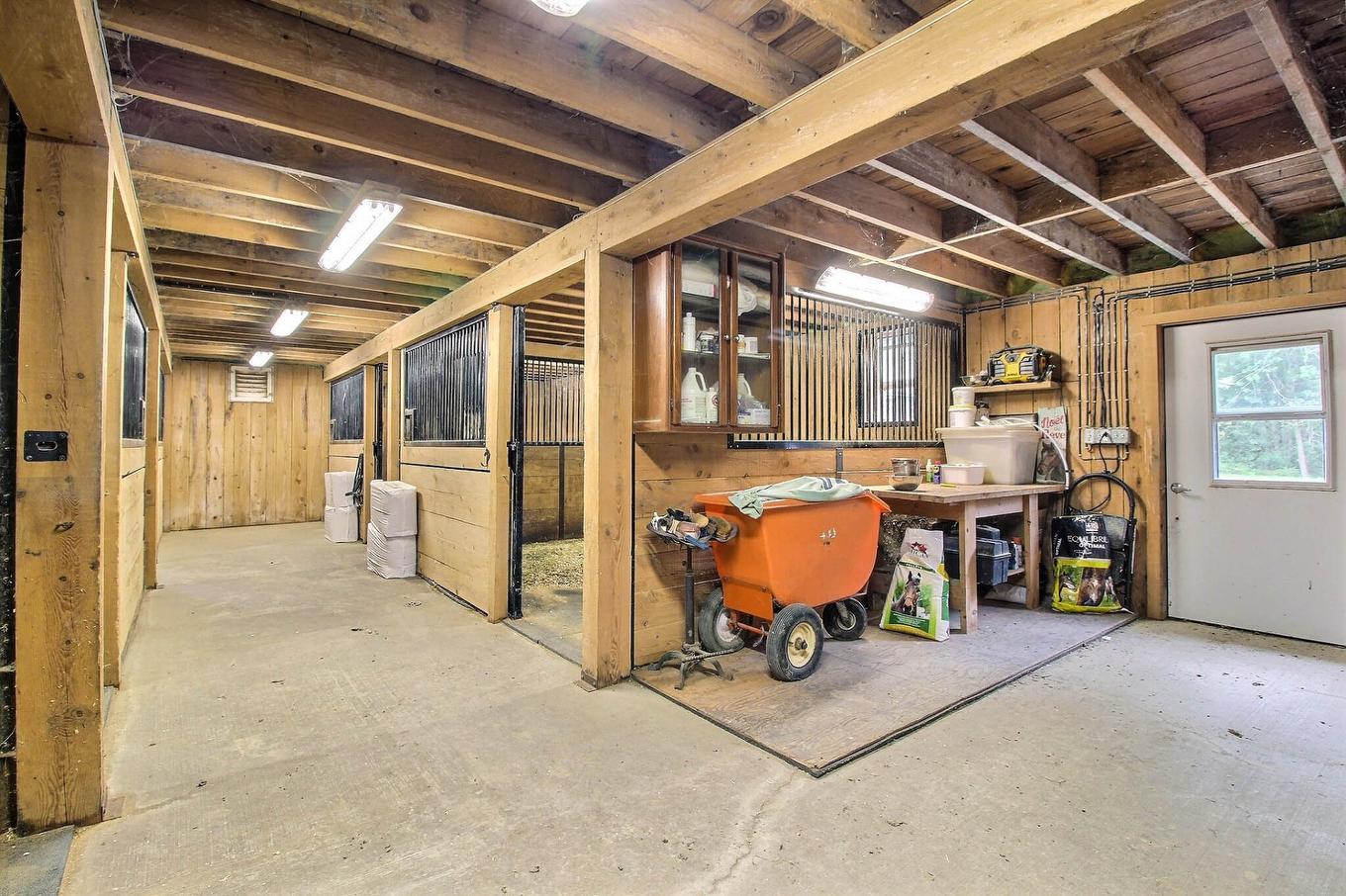 Stable - 7655 Rue St-François N., Sherbrooke (Brompton/Rock Forest/Saint-Élie/Deauville), QC - Indoor Photo Showing Basement