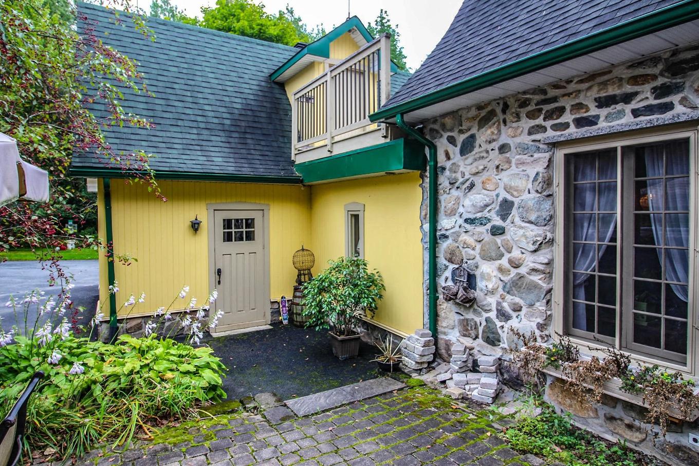Exterior entrance - 7655 Rue St-François N., Sherbrooke (Brompton/Rock Forest/Saint-Élie/Deauville), QC - Outdoor