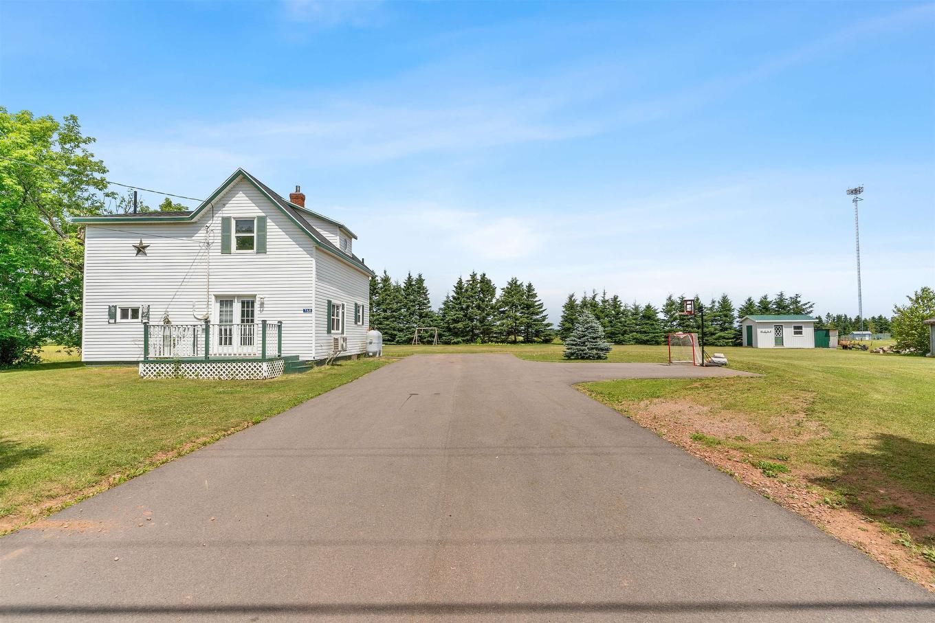 768 Dock Road, Elmsdale, PE