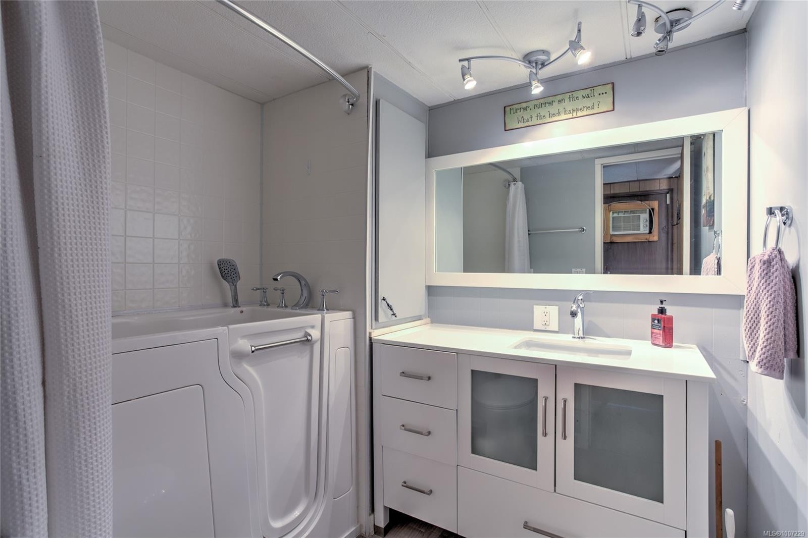 302-2885 Boys Rd, Duncan, BC