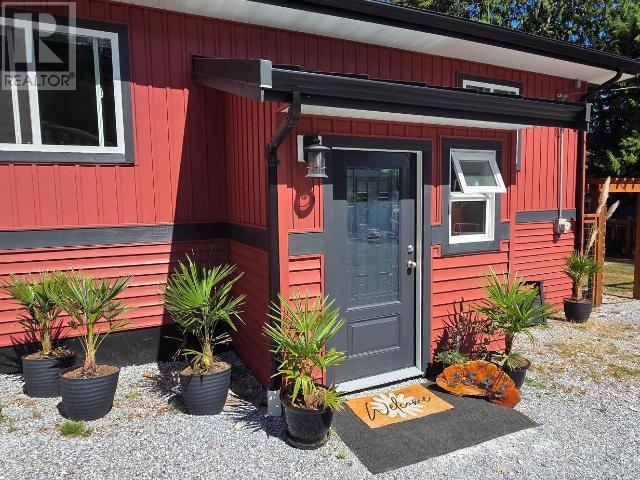 2545 Smelter Ave, Texada Island, BC - Outdoor