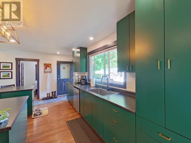 2545 Smelter Ave, Texada Island, BC - Indoor