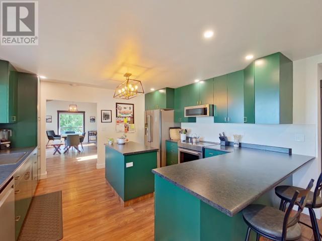 2545 Smelter Ave, Texada Island, BC - Indoor