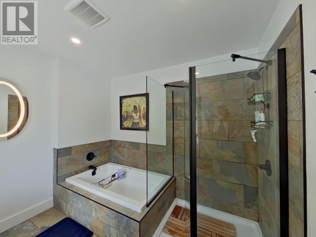 2545 Smelter Ave, Texada Island, BC - Indoor Photo Showing Bathroom