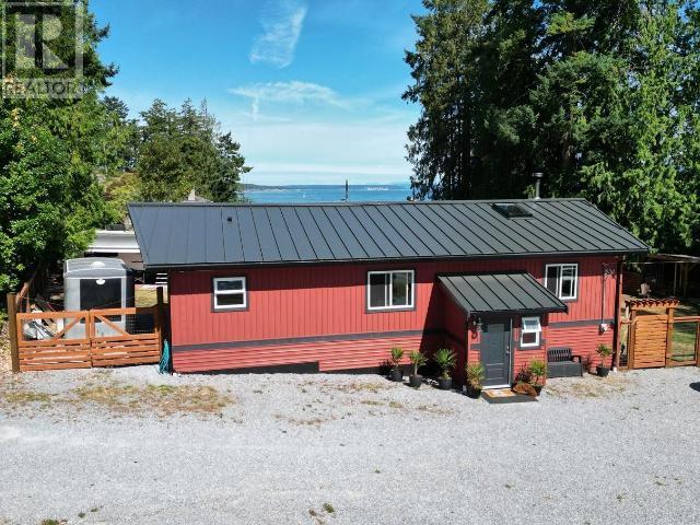 2545 Smelter Ave, Texada Island, BC - Outdoor