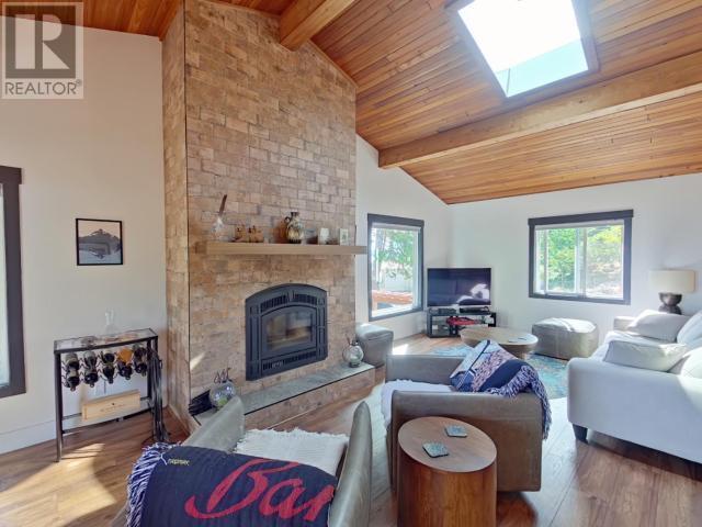 2545 Smelter Ave, Texada Island, BC - Indoor Photo Showing Living Room With Fireplace