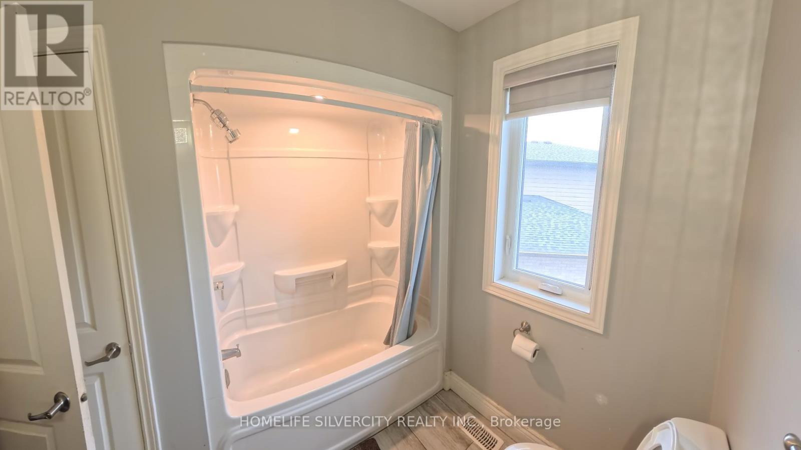 550 Bonaventure Court, Greater Sudbury, ON - Indoor Photo Showing Bathroom