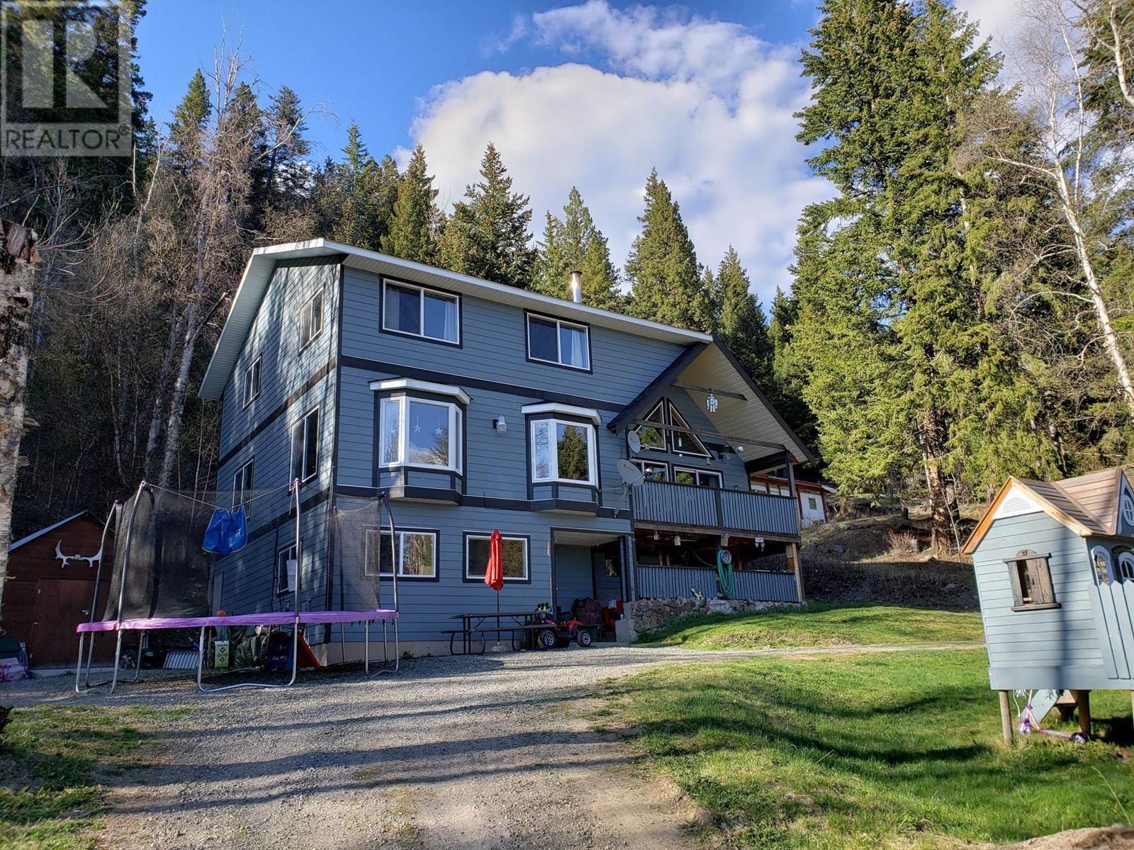 7589 Julsrud Road, Lone Butte, BC - Outdoor With Facade