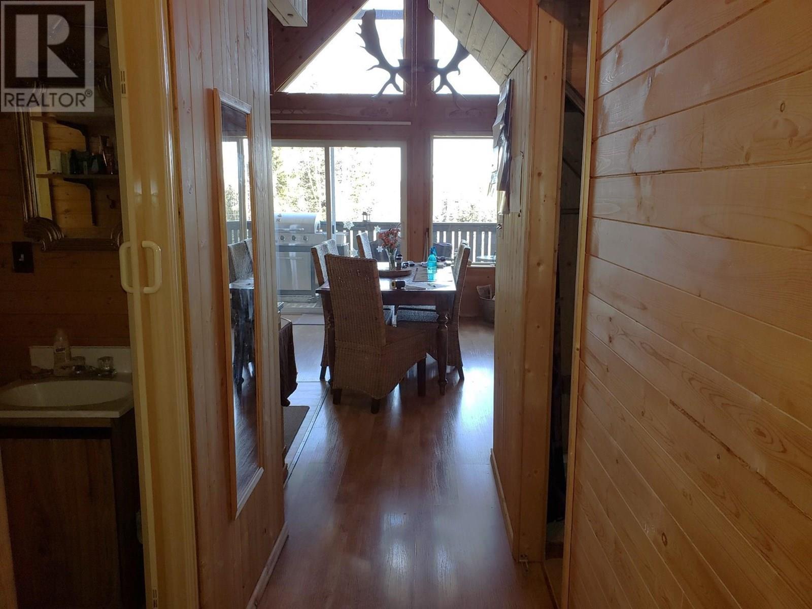 7589 Julsrud Road, Lone Butte, BC - Indoor