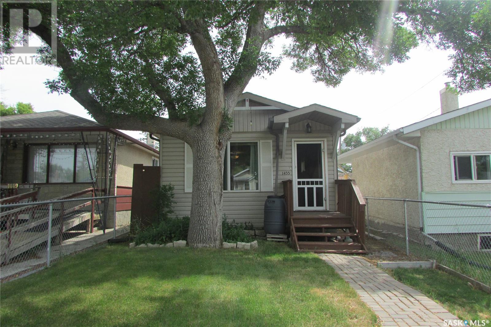 1455 Connaught Street, Regina, SK - Outdoor