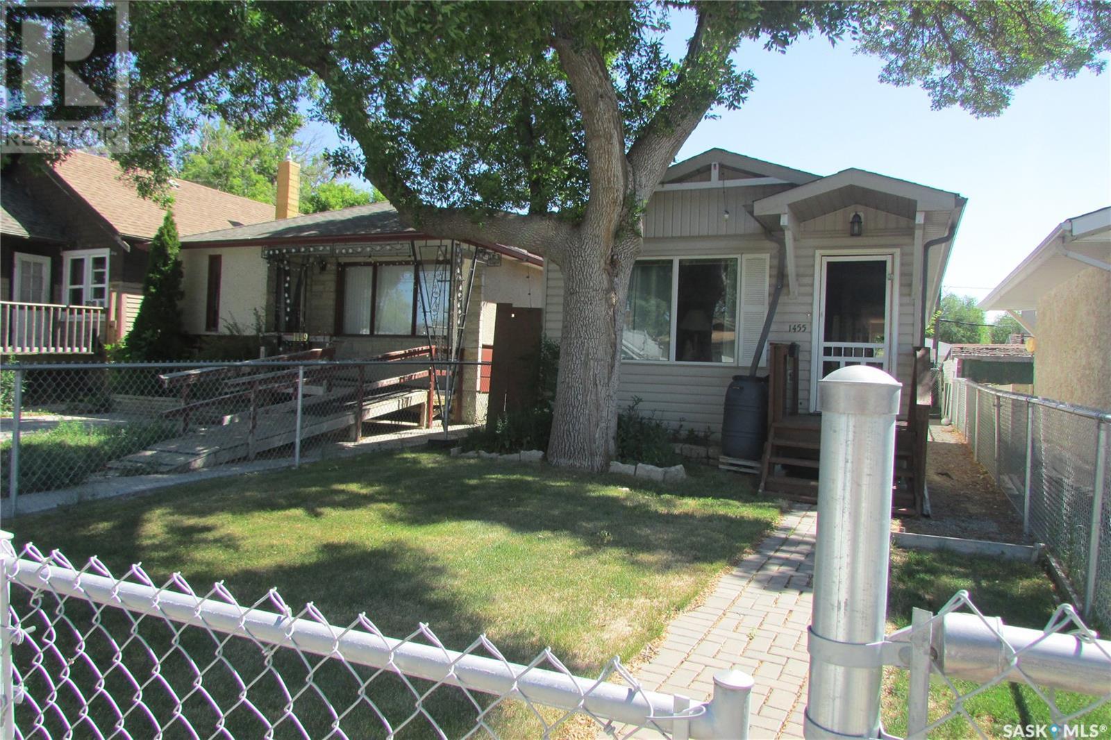 1455 Connaught Street, Regina, SK - Outdoor