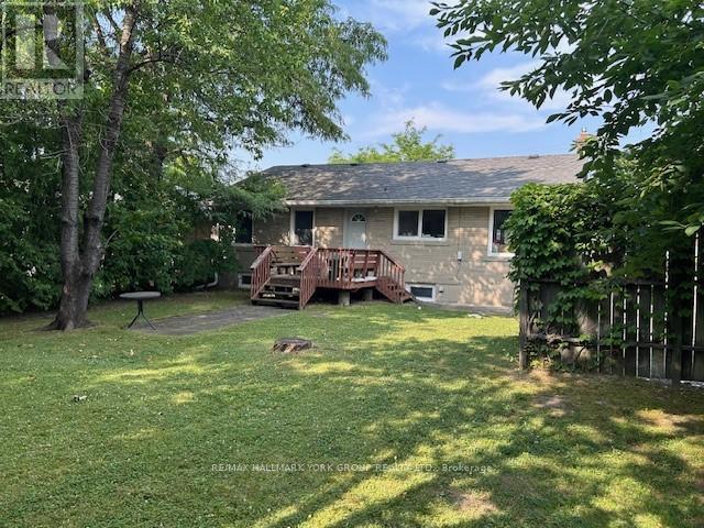 39 Parkside Drive, Newmarket, ON