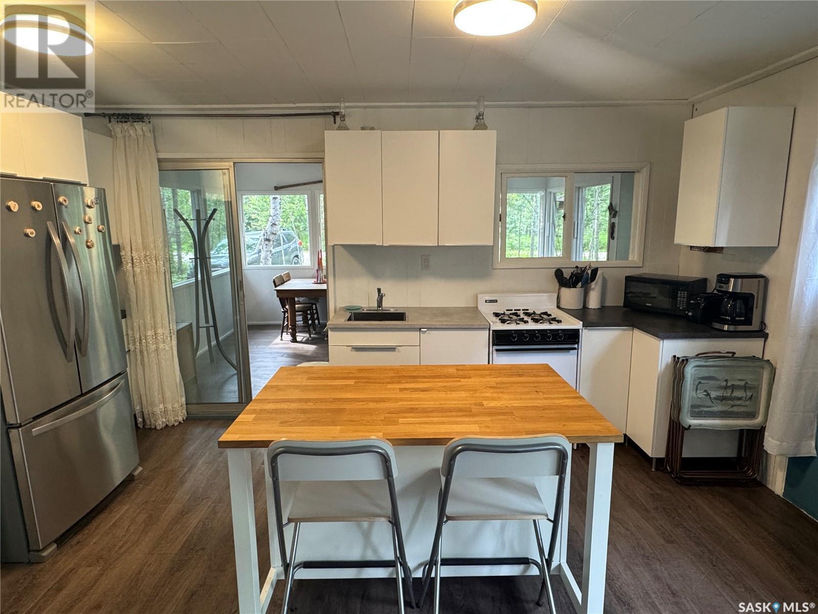 1504 Spruce Street, Northern Admin District, SK - Indoor Photo Showing Kitchen With Double Sink