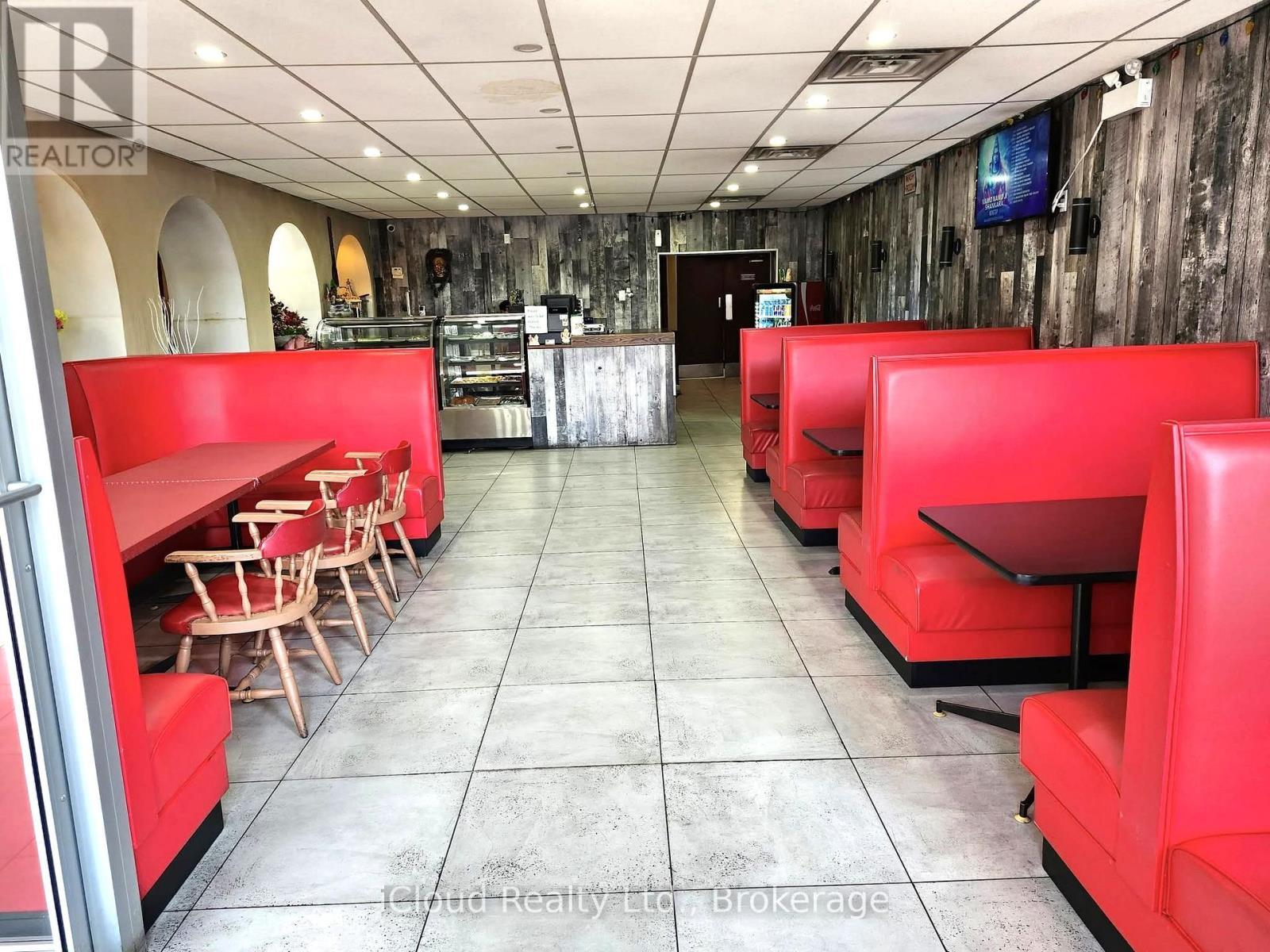 5991 Lundy'S Lane, Niagara Falls, ON